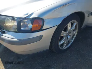 2003 Volvo S60 with VIN YV1RH59H632284355, listed as a IAAI auction lot 42033874 with 179,000 mi miles. Bid and sale history available at carsss.com. Image 6.