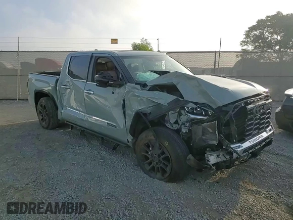 2024 Toyota Tundra 1794 Edition z VIN 5TFMC5DB9RX074071, wystawiony jako Copart lot #83177584 z przebiegiem Nie podano mil oraz Szkoda całkowita • Salvage title. Historia ofert i sprzedaży dostępna na DreamBid. Obrazek 11.