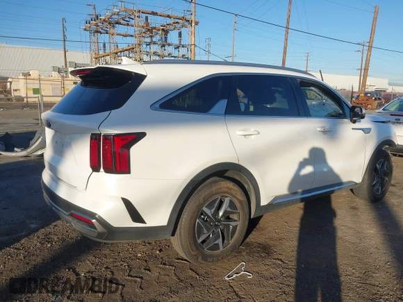 2021 Kia Sorento EX with VIN KNDRH4LG9M5019123, listed as a IAAI auction lot 40919661 with 75,291 mi miles and . Bid and sale history available at DreamBid. Image 4.