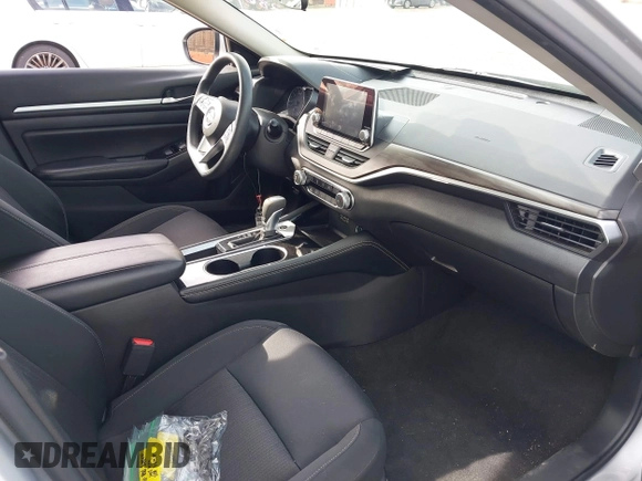 2023 Nissan Altima SV z VIN 1N4BL4DV4PN332376, wystawiony jako IAAI lot #42402867 z przebiegiem 51 763 mil mil oraz . Historia ofert i sprzedaży dostępna na DreamBid. Obrazek 5.