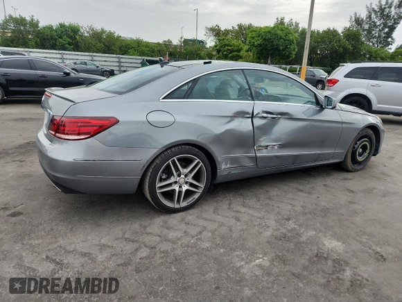 2014 Mercedes-Benz E 350 with VIN WDDKJ5KB5EF276363, listed as a Copart auction lot 61951425 with 71,154 mi miles and Salvage title. Bid and sale history available at DreamBid. Image 3.