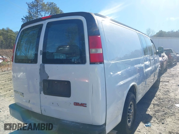 2011 GMC Savana Cargo Van with VIN 1GTW7GCA8B1149997, listed as a IAAI auction lot 41342313 with 225,756 mi miles. Bid and sale history available at carsss.com. Image 4.