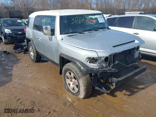 2008 Toyota FJ Cruiser with VIN JTEBU11F880101512, listed as a IAAI auction lot 41663886 with 155,041 mi miles. Bid and sale history available at carsss.com. Image 1.
