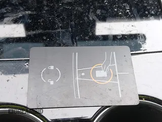 2018 Tesla Model 3 Long Range Battery z VIN 5YJ3E1EB3JF186733, wystawiony jako IAAI lot #42093891 z przebiegiem 102 435 mil mil oraz . Historia ofert i sprzedaży dostępna na DreamBid. Obrazek 11.
