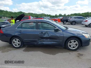 2007 Honda Accord EX с VIN 1HGCM567X7A158015, выставлен на аукционе IAAI как лот 42173705 с пробегом 214 953 миль миль и . История ставок и продаж доступна на DreamBid. Изображение 13.