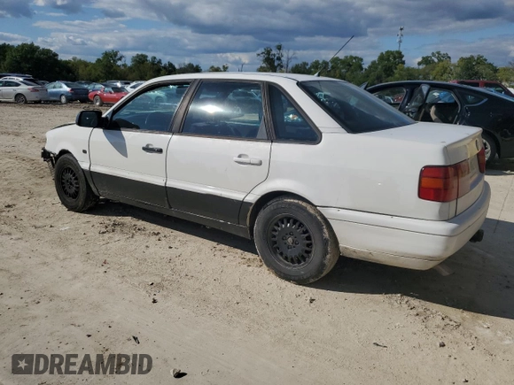 1997 Volkswagen Passat with VIN WVWGG83A0VB009323, listed as a Copart auction lot 73042334 with 261,740 mi miles and Salvage title. Bid and sale history available at DreamBid. Image 2.