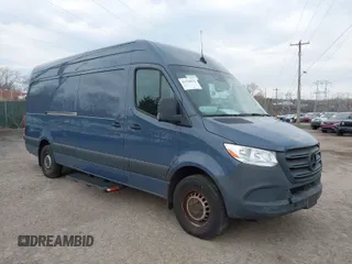 2021 Mercedes-Benz Sprinter Cargo with VIN W1Y40CHY1MT071818, listed as a IAAI auction lot 41768054 with 18,670 mi miles. Bid and sale history available at carsss.com. Image 1.