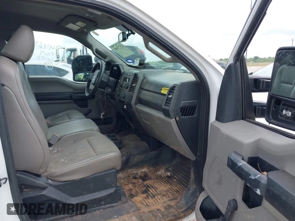 2019 Ford Super Duty F-250 SRW XL with VIN 1FDBF2A69KED44630, listed as a IAAI auction lot 42127168 with 70,738 mi miles. Bid and sale history available at carsss.com. Image 5.