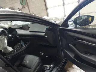 2025 Mazda 3 S Select Sport with VIN JM1BPABMXS1761383, listed as a IAAI auction lot 41398264 with 9,549 mi miles and . Bid and sale history available at DreamBid. Image 5.
