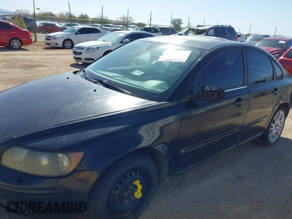 2005 Volvo S40 with VIN YV1MS682952077556, listed as a IAAI auction lot 41664901 with 1 mi miles. Bid and sale history available at carsss.com. Image 11.