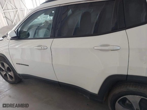 2019 Jeep Compass Latitude with VIN 3C4NJCBB9KT654889, listed as a IAAI auction lot 41406193 with 151,958 mi miles. Bid and sale history available at carsss.com. Image 14.