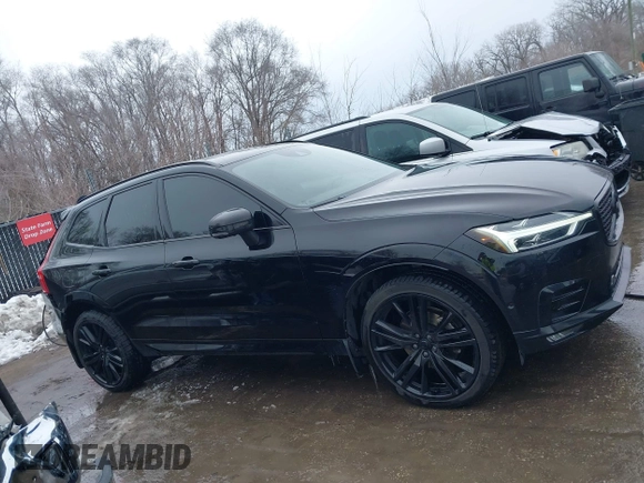 2019 Volvo XC60 R-Design with VIN LYV102RM9KB297622, listed as a IAAI auction lot 41582805 with 66,334 mi miles. Bid and sale history available at carsss.com. Image 13.