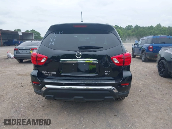 2017 Nissan Pathfinder Platinum with VIN 5N1DR2MM4HC611235, listed as a IAAI auction lot 42203255 with 20,772 mi miles and . Bid and sale history available at DreamBid. Image 17.