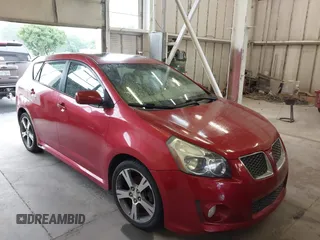 2009 Pontiac Vibe GT z VIN 5Y2SR670X9Z477258, wystawiony jako IAAI lot #42247743 z przebiegiem 213 002 mil mil oraz . Historia ofert i sprzedaży dostępna na DreamBid. Obrazek 1.