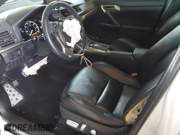 2015 Lexus CT 200h z VIN JTHKD5BH5F2222025, wystawiony jako Copart lot #52650175 z przebiegiem 88 800 mil mil oraz Szkody całkowita. Historia ofert i sprzedaży dostępna na DreamBid. Obrazek 7.