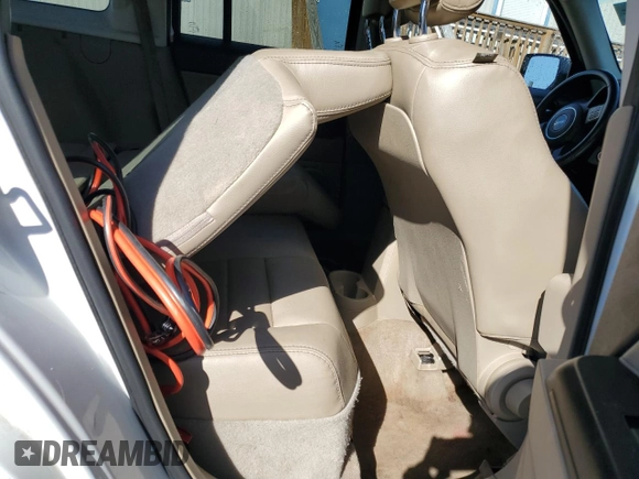 2015 Jeep Patriot Latitude z VIN 1C4NJRFBXFD417188, wystawiony jako Copart lot #54633165 z przebiegiem Nie podano mil oraz Szkoda całkowita • Salvage title. Historia ofert i sprzedaży dostępna na DreamBid. Obrazek 11.