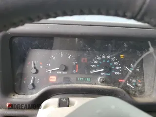 2000 Jeep Wrangler Sport z VIN 1J4FA49S1YP713523, wystawiony jako Copart lot #58076745 z przebiegiem 117 112 mil mil oraz Czysty tytuł • Clean title. Historia ofert i sprzedaży dostępna na DreamBid. Obrazek 9.