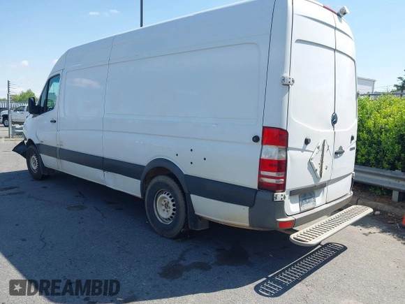 2011 Mercedes-Benz Sprinter Cargo with VIN WD3PE8CB8B5590637, listed as a IAAI auction lot 41392516 with 452,249 mi miles. Bid and sale history available at carsss.com. Image 3.