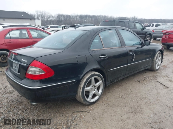 2008 Mercedes-Benz E 350 Luxury z VIN WDBUF87X68B340575, wystawiony jako IAAI lot #41682910 z przebiegiem 117 665 mil mil oraz . Historia ofert i sprzedaży dostępna na DreamBid. Obrazek 4.