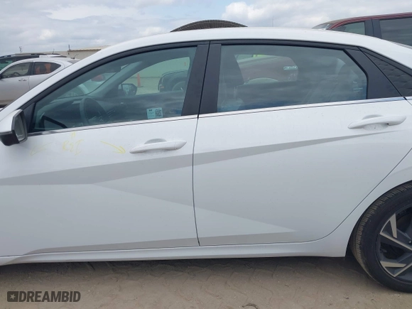 2024 Hyundai Elantra Limited with VIN KMHLP4DG6RU815330, listed as a IAAI auction lot 42046866 with 19,052 mi miles. Bid and sale history available at carsss.com. Image 14.