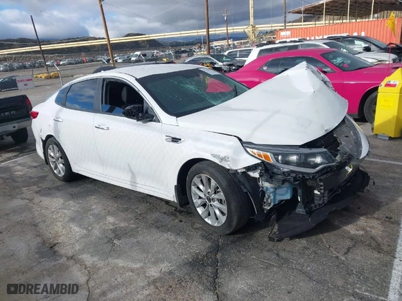 2018 Kia Optima LX with VIN 5XXGT4L30JG263429, listed as a IAAI auction lot 41729317 with 1 mi miles. Bid and sale history available at carsss.com. Image 1.