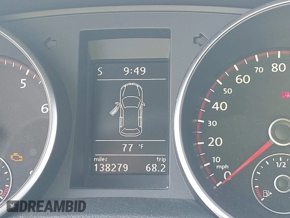 2011 Volkswagen GTI w/Sunroof & Navi PZEV z VIN WVWGD7AJ7BW070534, wystawiony jako IAAI lot #42159521 z przebiegiem 138 279 mil mil oraz . Historia ofert i sprzedaży dostępna na DreamBid. Obrazek 7.