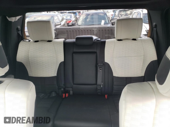 2022 Toyota Tundra Capstone Hybrid z VIN 5TFVC5DB7NX009329, wystawiony jako Copart lot #36216833 z przebiegiem 3 226 mil mil oraz . Historia ofert i sprzedaży dostępna na DreamBid. Obrazek 10.