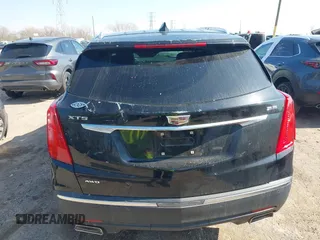 2017 Cadillac XT5 Luxury AWD z VIN 1GYKNDRS4HZ184818, wystawiony jako IAAI lot #42000747 z przebiegiem 46 633 mil mil oraz . Historia ofert i sprzedaży dostępna na DreamBid. Obrazek 20.