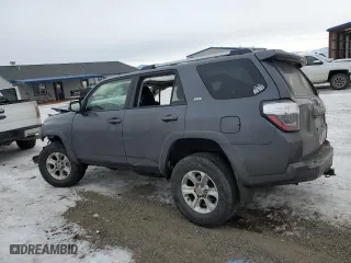 2020 Toyota 4Runner SR5 with VIN JTEBU5JR5L5793628, listed as a Copart auction lot 42212005 with 0 mi miles and Salvage Title. Bid and sale history available at carsss.com. Image 2.