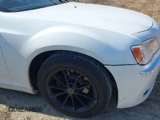 2012 Chrysler 300 Limited with VIN 2C3CCACG8CH252814, listed as a IAAI auction lot 41780016 with 176,901 mi miles. Bid and sale history available at carsss.com. Image 12.