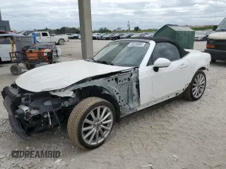 2020 FIAT 124 Spider Abarth with VIN JC1NFAEK9L0143941, listed as a Copart auction lot 45528865 with 35,322 mi miles and Non Repairable. Bid and sale history available at DreamBid. Image 1.