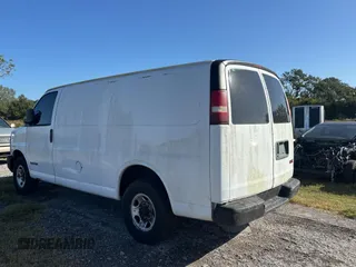 2003 GMC Savana Cargo Van with VIN 1GTHG35U431113170, listed as a Copart auction lot 78915184 with 293,807 mi miles and Clean Title. Bid and sale history available at carsss.com. Image 3.