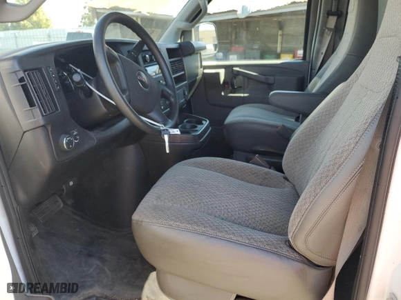 2019 GMC Savana Cargo Van with VIN 1GTW7AFG1K1246472, listed as a Copart auction lot 47945425 with 67,493 mi miles and Salvage Title. Bid and sale history available at carsss.com. Image 7.