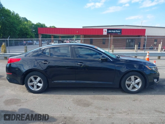 2014 Kia Optima LX z VIN 5XXGM4A76EG301383, wystawiony jako IAAI lot #42180600 z przebiegiem 97 132 mil mil oraz . Historia ofert i sprzedaży dostępna na DreamBid. Obrazek 14.