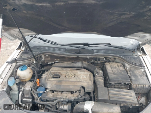 2009 Volkswagen CC with VIN WVWML93C49E544861, listed as a IAAI auction lot 42157664 with 235,826 mi miles and . Bid and sale history available at DreamBid. Image 10.