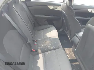 2023 Kia Forte LXS z VIN 3KPF24AD2PE590555, wystawiony jako IAAI lot #42395185 z przebiegiem 57 678 mil mil oraz . Historia ofert i sprzedaży dostępna na DreamBid. Obrazek 8.