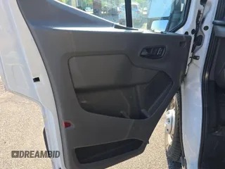 2023 Ford Transit Cargo с VIN 1FTBR2X82PKA60186, выставлен на аукционе IAAI как лот 42573161 с пробегом 47 202 миль миль и . История ставок и продаж доступна на DreamBid. Изображение 35.