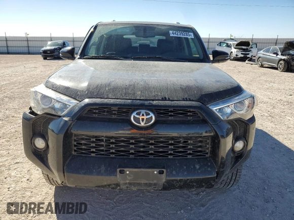 2018 Toyota 4Runner SR5 z VIN JTEBU5JR1J5514687, wystawiony jako Copart lot #44239285 z przebiegiem 86 802 mil mil oraz Czysty tytuł • Clean title. Historia ofert i sprzedaży dostępna na DreamBid. Obrazek 5.