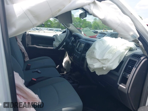 2018 Ram 2500 Tradesman with VIN 3C6UR5CJ6JG276003, listed as a IAAI auction lot 42128023 with 41,113 mi miles and . Bid and sale history available at DreamBid. Image 5.
