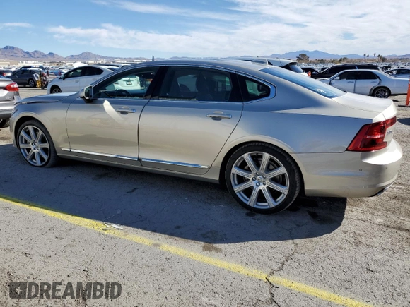 2018 Volvo S90 Inscription z VIN LVY992ML2JP005778, wystawiony jako Copart lot #44958565 z przebiegiem 71 110 mil mil oraz Szkoda całkowita • Salvage title. Historia ofert i sprzedaży dostępna na DreamBid. Obrazek 2.
