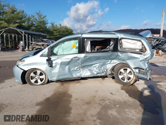 2017 Toyota Sienna LE Auto Access Seat с VIN 5TDKZ3DC5HS834410, выставлен на аукционе IAAI как лот 40727535 с пробегом 64 374 миль миль и . История ставок и продаж доступна на DreamBid. Изображение 14.
