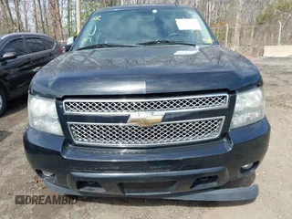 2010 Chevrolet Suburban LTZ with VIN 1GNUKKE31AR271504, listed as a IAAI auction lot 41870727 with 187,198 mi miles. Bid and sale history available at carsss.com. Image 12.