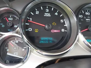 2008 GMC Sierra 1500 SL z VIN 1GTEC19C18Z141926, wystawiony jako IAAI lot #41671733 z przebiegiem 296 122 mil mil oraz . Historia ofert i sprzedaży dostępna na DreamBid. Obrazek 7.