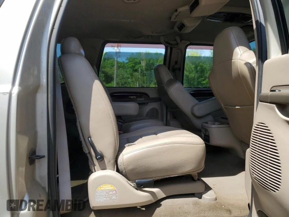 2004 Ford Excursion Limited with VIN 1FMSU43P44EC04527, listed as a Copart auction lot 54671115 with 204,509 mi miles and Clean Title. Bid and sale history available at DreamBid. Image 11.