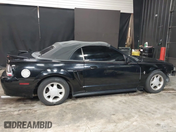 2000 Ford Mustang with VIN 1FAFP4448YF214730, listed as a IAAI auction lot 41467473 with 114,910 mi miles. Bid and sale history available at carsss.com. Image 13.