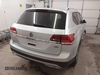 2019 Volkswagen Atlas SE with VIN 1V2LR2CA2KC533079, listed as a IAAI auction lot 41352399 with 88,826 mi miles and . Bid and sale history available at DreamBid. Image 4.