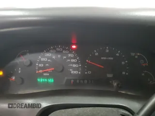 2003 Ford F-250 XL z VIN 3FTNF20L43MB35476, wystawiony jako Copart lot #47252475 z przebiegiem 434 412 mil mil oraz Czysty tytuł • Clean title. Historia ofert i sprzedaży dostępna na DreamBid. Obrazek 9.