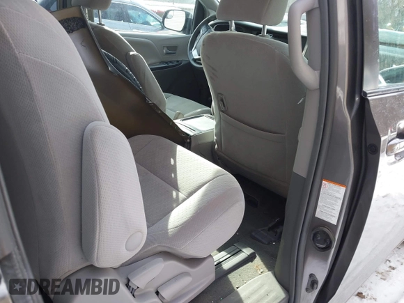 2017 Toyota Sienna LE with VIN 5TDJZ3DC5HS173134, listed as a IAAI auction lot 41256534 with 70,940 mi miles. Bid and sale history available at carsss.com. Image 8.