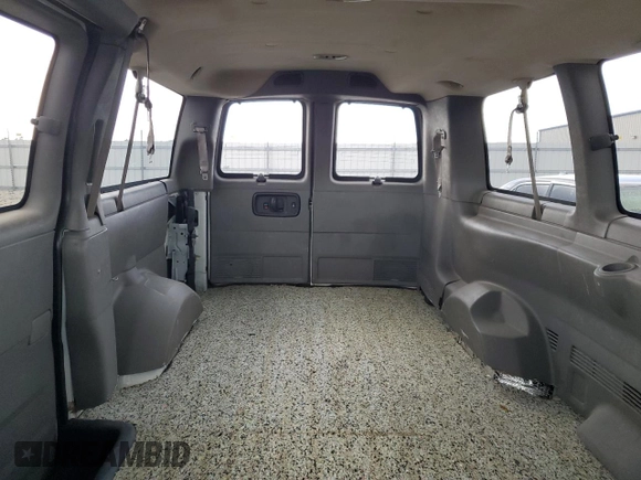 2006 Chevrolet Express Passenger with VIN 1GAHG35U761194114, listed as a Copart auction lot 55985195 with 110,432 mi miles and Salvage title. Bid and sale history available at DreamBid. Image 10.