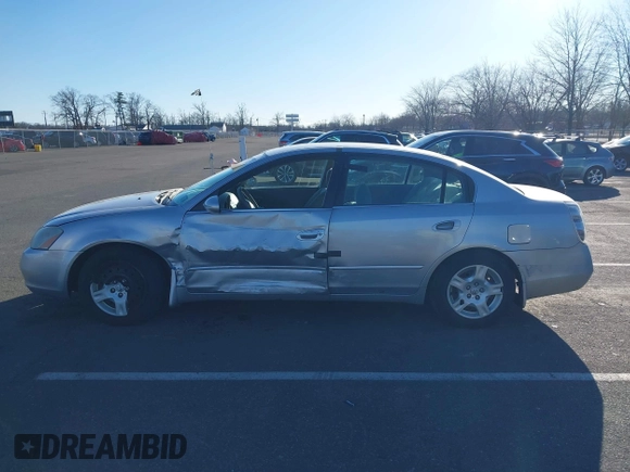 2004 Nissan Altima S with VIN 1N4AL11DX4C147777, listed as a IAAI auction lot 41646134 with 124,023 mi miles. Bid and sale history available at carsss.com. Image 14.